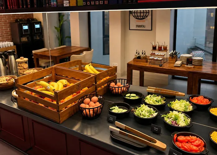 Latroupe Prado Hostel Madrid